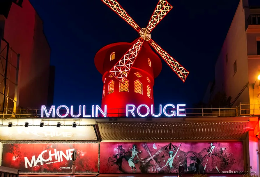 Dîner spectacle Moulin Rouge avec champagne et transport retour à Paris