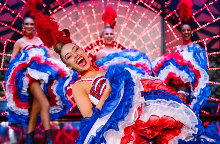 Bilhete de jantar e show no Moulin Rouge com menu francês de 3 pratos em Paris